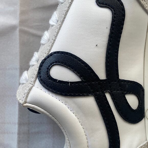 Loewe's Classic White And Light Gray Combination With Black Trim And Laces. - Picture 4 of 6